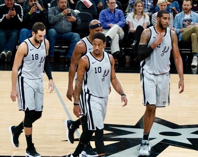 阿劳霍遭遇心理问题，乌拉圭队表支持：我们与你同在（阿劳霍面临心理困扰，乌拉圭队声援：与你并肩同行）