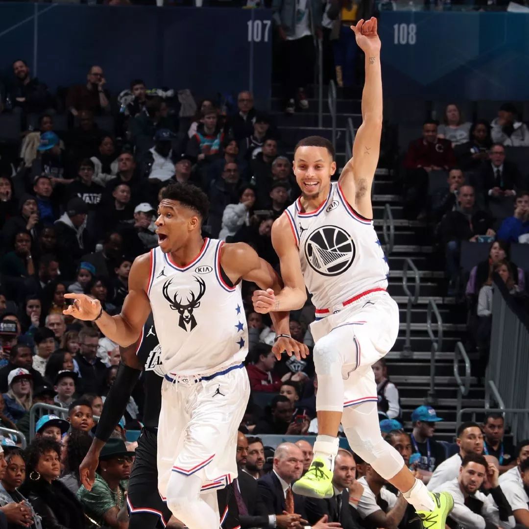 贡献两双表现！埃迪关键时刻盖帽＆进攻篮板帮助灰熊拿下比赛（埃迪砍下两双，关键大帽+前场篮板助灰熊取胜）