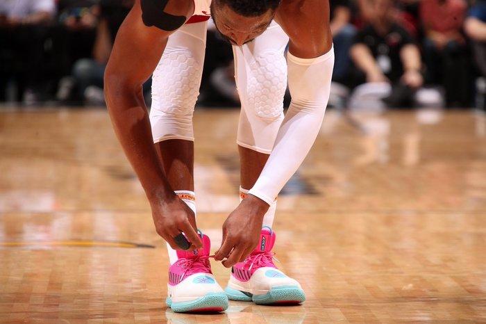 意天空：斯皮可能复出踢罗马，吉尔摩回英格兰接受耻骨痛会诊（意大利天空：斯皮有望伤愈复出战罗马，吉尔摩回英接受耻骨伤评估）